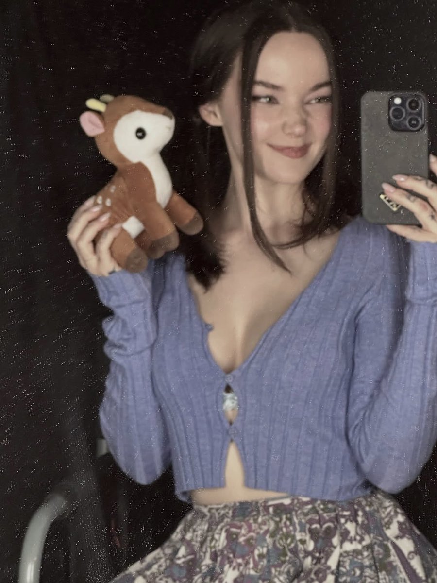 Ashley ✮ tweet media