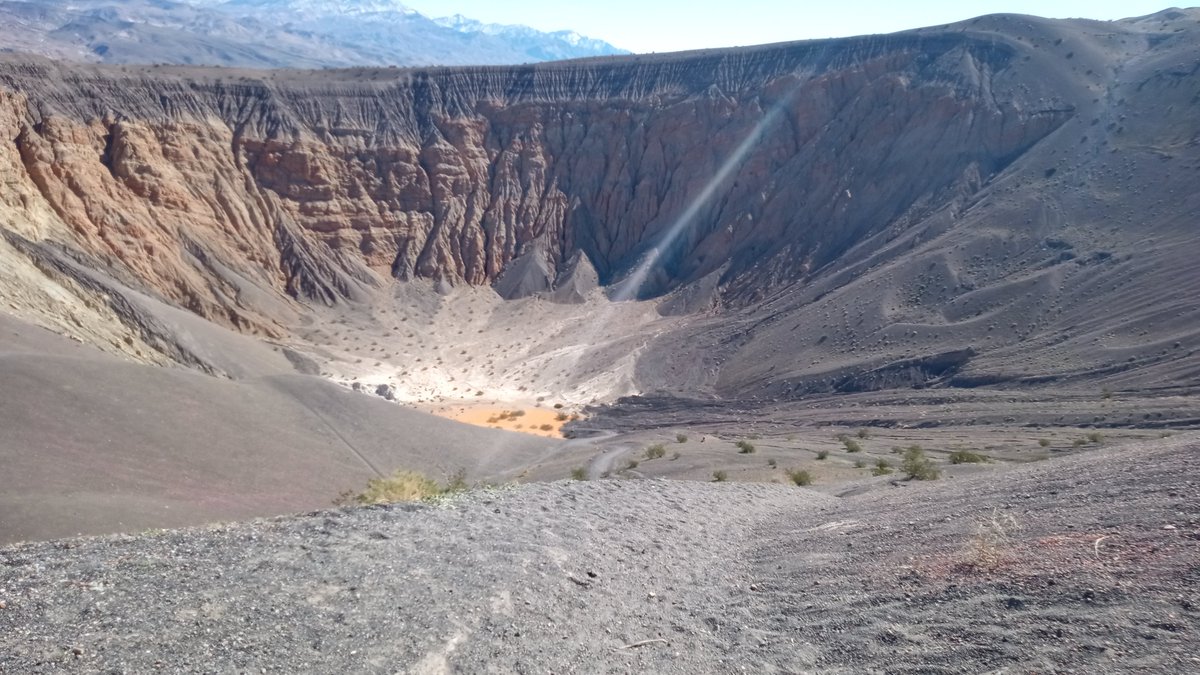 mr_madness6574's tweet photo. Hey Pillow and Piwwos!!

Here's some pics I took while I was in Death Valley to see the superbloom!! In addition to all the pretty flowers, I saw a beautiful salt lake, and hiked a giant crater!! It was such a fun experience I'll never forget!!

#thepiwwos https://t.co/fwUp3iM4p2