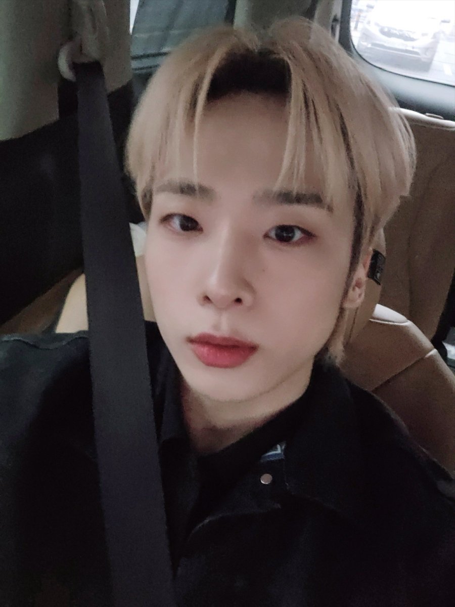 McndOfficial_'s tweet photo. [👑] 
나 졸업했어요👩‍🎓🎓

#MCND #엠씨엔디 
#Castle_J #캐슬제이 https://t.co/iOk31fmvML