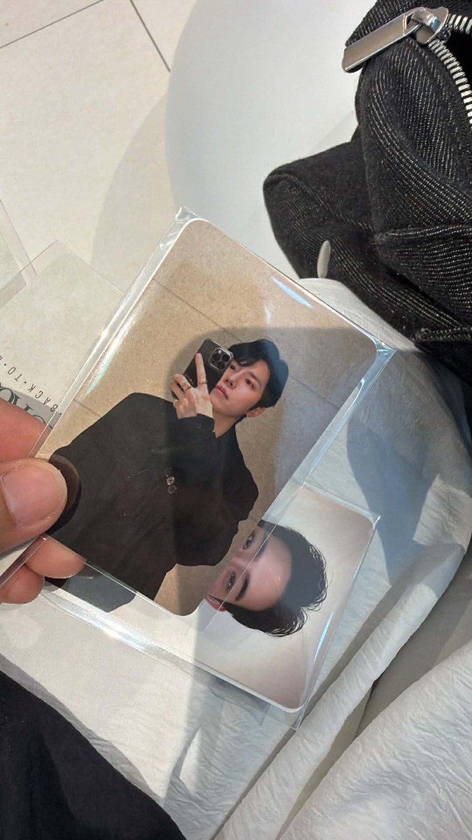 The Rose... THANK YOU the word thank you is not even enough to express my feelings. Thank you for staying, thank you for choosing the memebers/group, thank you for fighting. I feel like I'm a step closer to you after watching the documentary. Thank you for sharing this wonderful