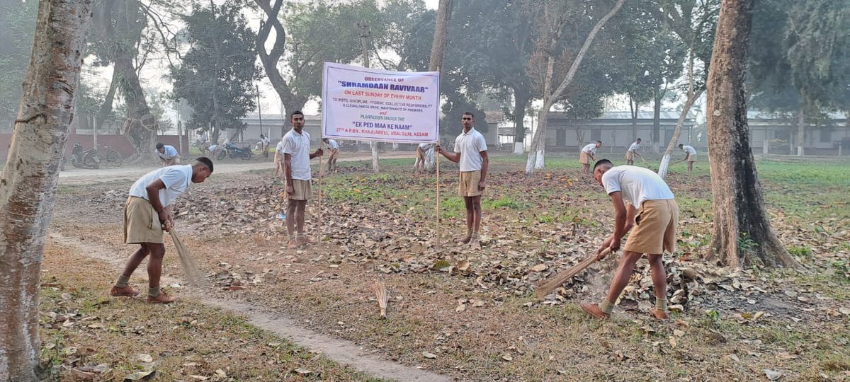 27thapbn's tweet photo. Observed Shramdaan Ravibaar at 27th A.P. Bn Hqr. campus.

@CMOfficeAssam @assampolice @DGPAssamPolice @bandakalucky https://t.co/6SnEmBGWmO