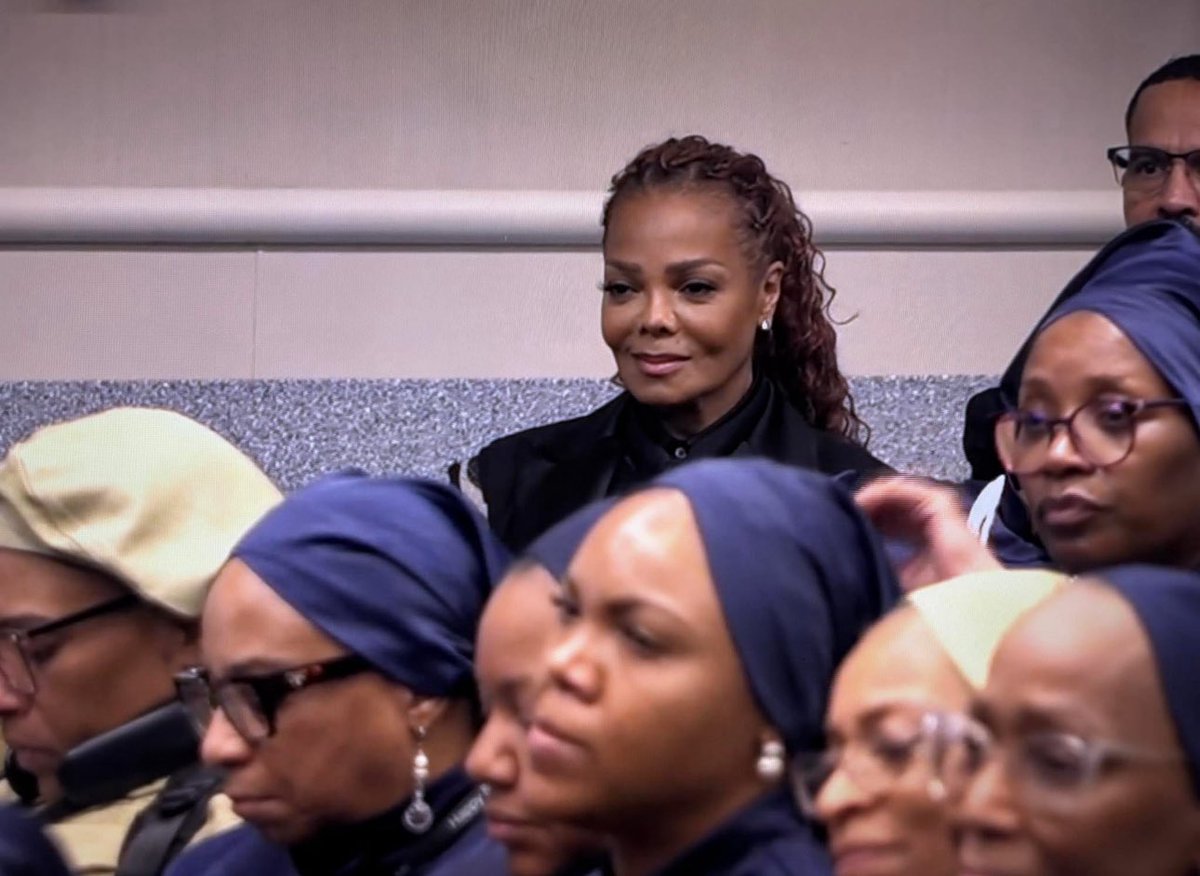 JansLife tweet media