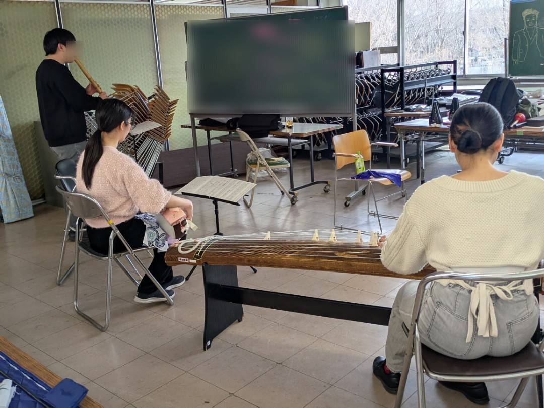 tsukuhou's tweet photo. 私たち筑波大学邦楽部の卒業演奏会まで、あと…1日！
ついに卒業演奏会が明日に迫って参りました！
先輩方にとっては最後の舞台、私達にとっても大切な節目の演奏会です。
部員一同、会場でお待ちしております!!
2月23日（月・祝）ノバ小ホール
開場13:30／開演14:00
#筑波大学 #筑波大邦楽部 #和楽器 https://t.co/g53LmNmbhi