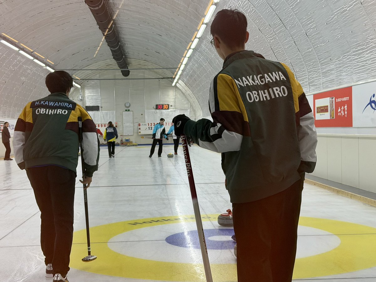 第19回道東カーリングリーグ
プラチナリーグ(1部)
現在2勝2杯
あと2試合！！

全勝すればチャンピオン決定戦の可能性はあります！！

頑張ろぞ〜🔥