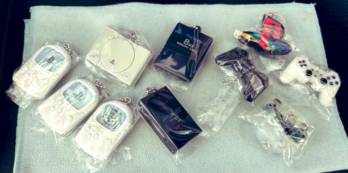 このビスケットのオマケ
プレイステーションファンにはたまらん
PS1のメモリーカードも欲しい。