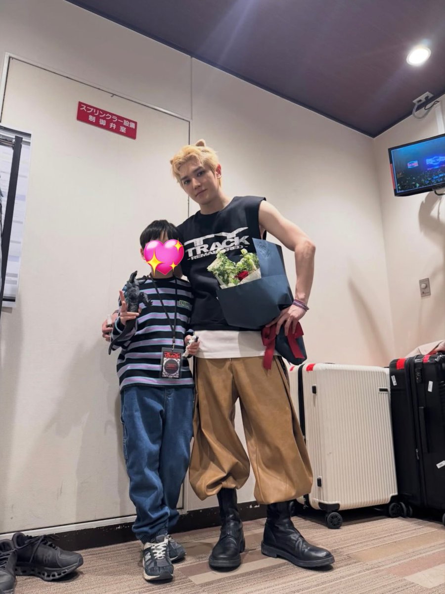 네오툥 tweet media