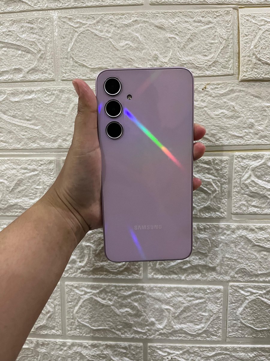 fluffyberyys27's tweet photo. WTS Samsung A35 5G ram 8/256
masiih mulus banget dom bandung bisa orenn
#zonauang
#zonajajan https://t.co/TvGq1CT35q