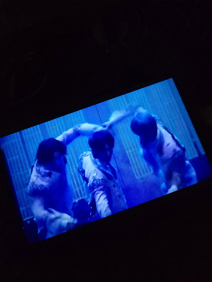 Dah gausah keluar deh yah, dikamar aja wfh sambil oncon