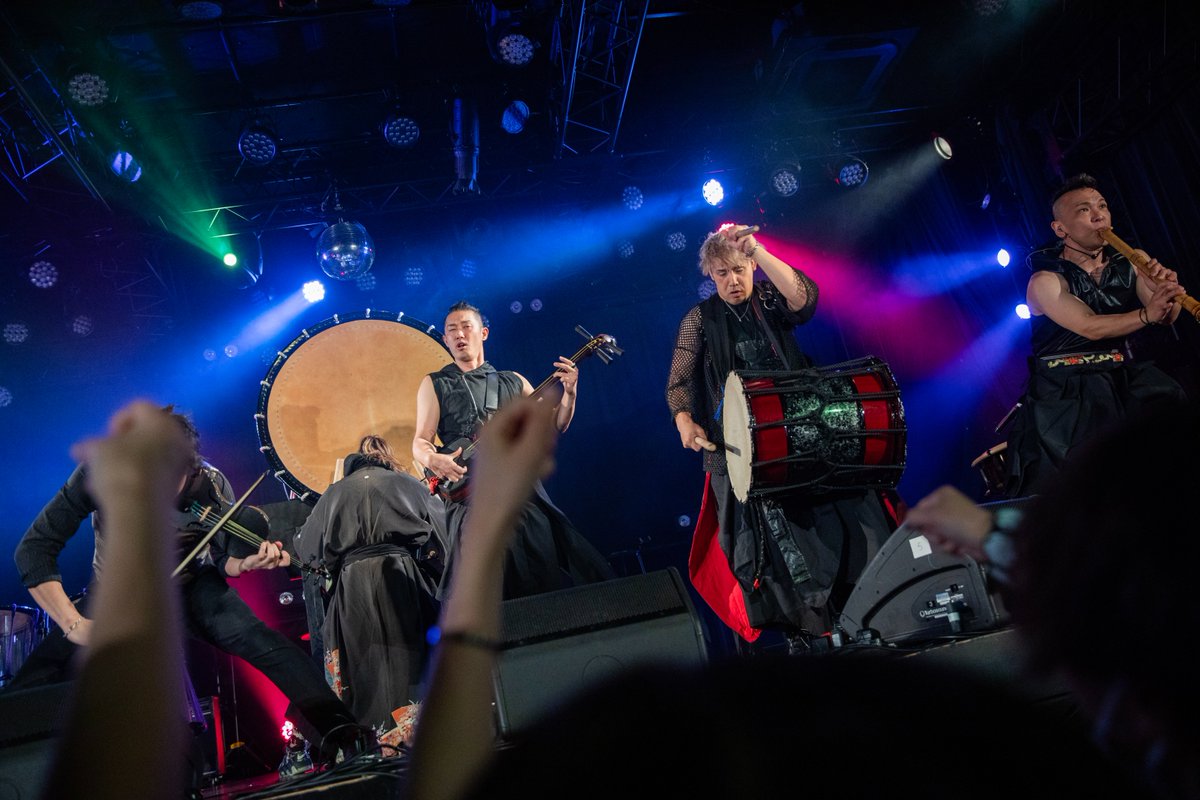 SNS時代にライブの価値は下がった？
むしろ上がっていると感じる。

体験は代替できない。

#エマージェンザ