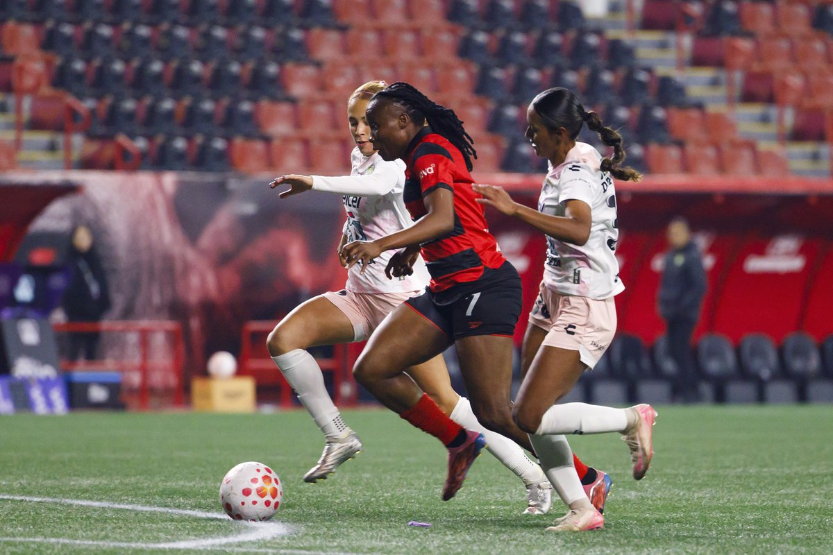 soloxolos's tweet photo. Xoloitzcuintles de Tijuana 2-1 León
Muy buena victoria en el 🏟️ Caliente
jornada 10 de la Liga BBVA MX Femenil https://t.co/q1SikZ8cGA