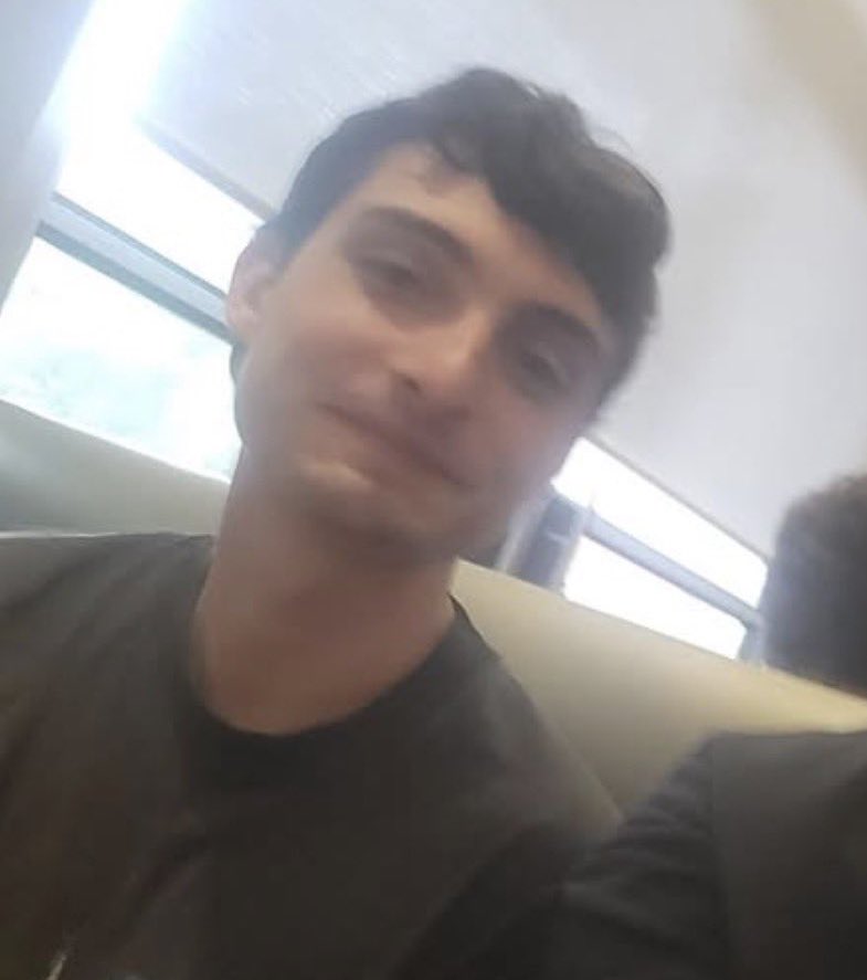 con respecto a Finn y su corte de pelo  sinceramente diré que aunque tengo una preferencia por su pelo largo o con rulos yo amo cualquier corte de pelo