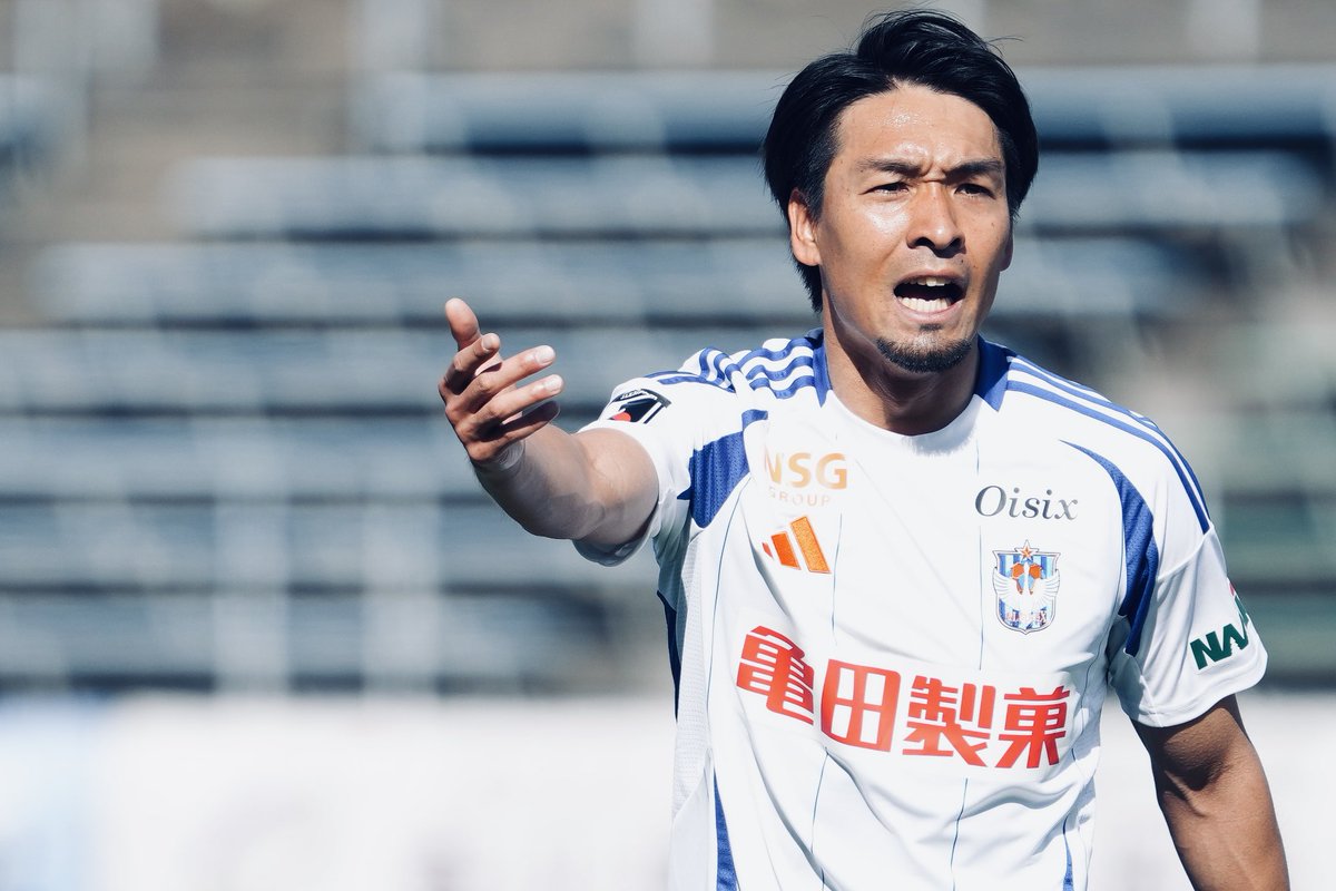 🧡🦢💙 1-0で前半終了⏱️ 勝利を願うサポーターのために、追加点を