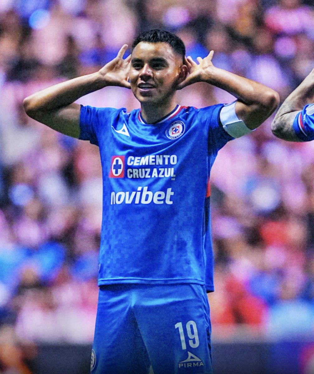 Charly Rodríguez en Cruz Azul / Charly Rodríguez en Selección.