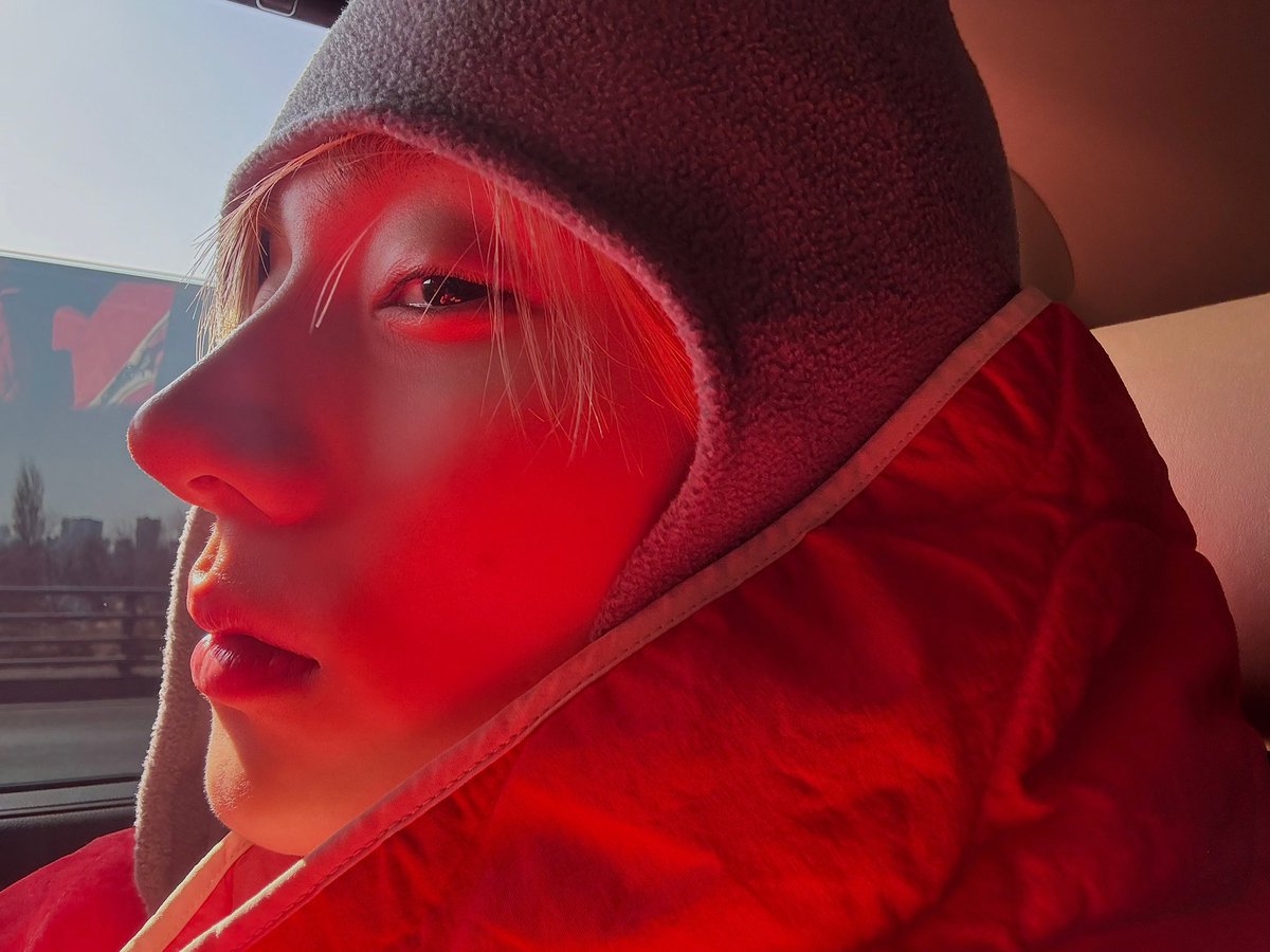 fujotron9000's tweet image. it’s crazy how u can never look at sangwon’s posts without seeing a hint of leo in them .. the #jacket im nooooticing 👀