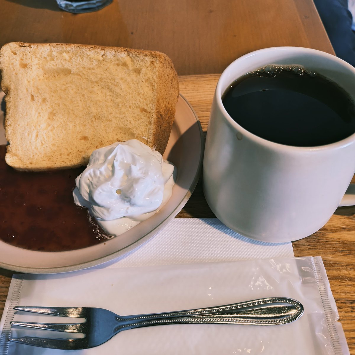 mama_1999's tweet photo. いい天気なのに仕事なんかしてられない😋
美味しいコーヒー頂きます💕
#PEACECOFFEE https://t.co/ylaIdtne6l