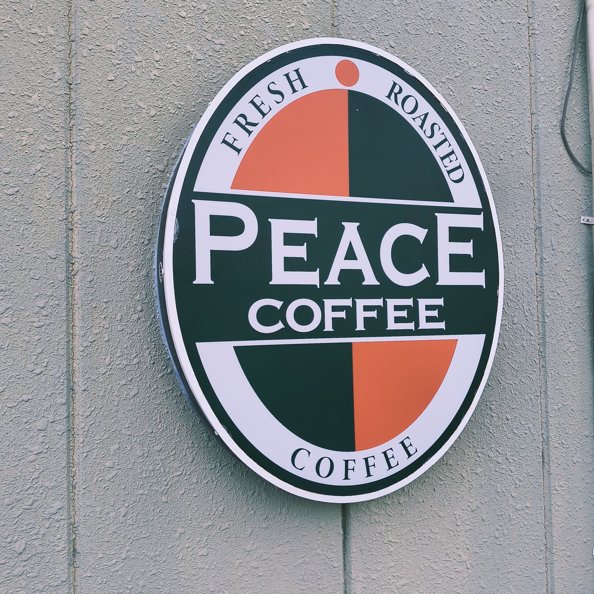 mama_1999's tweet photo. いい天気なのに仕事なんかしてられない😋
美味しいコーヒー頂きます💕
#PEACECOFFEE https://t.co/ylaIdtne6l