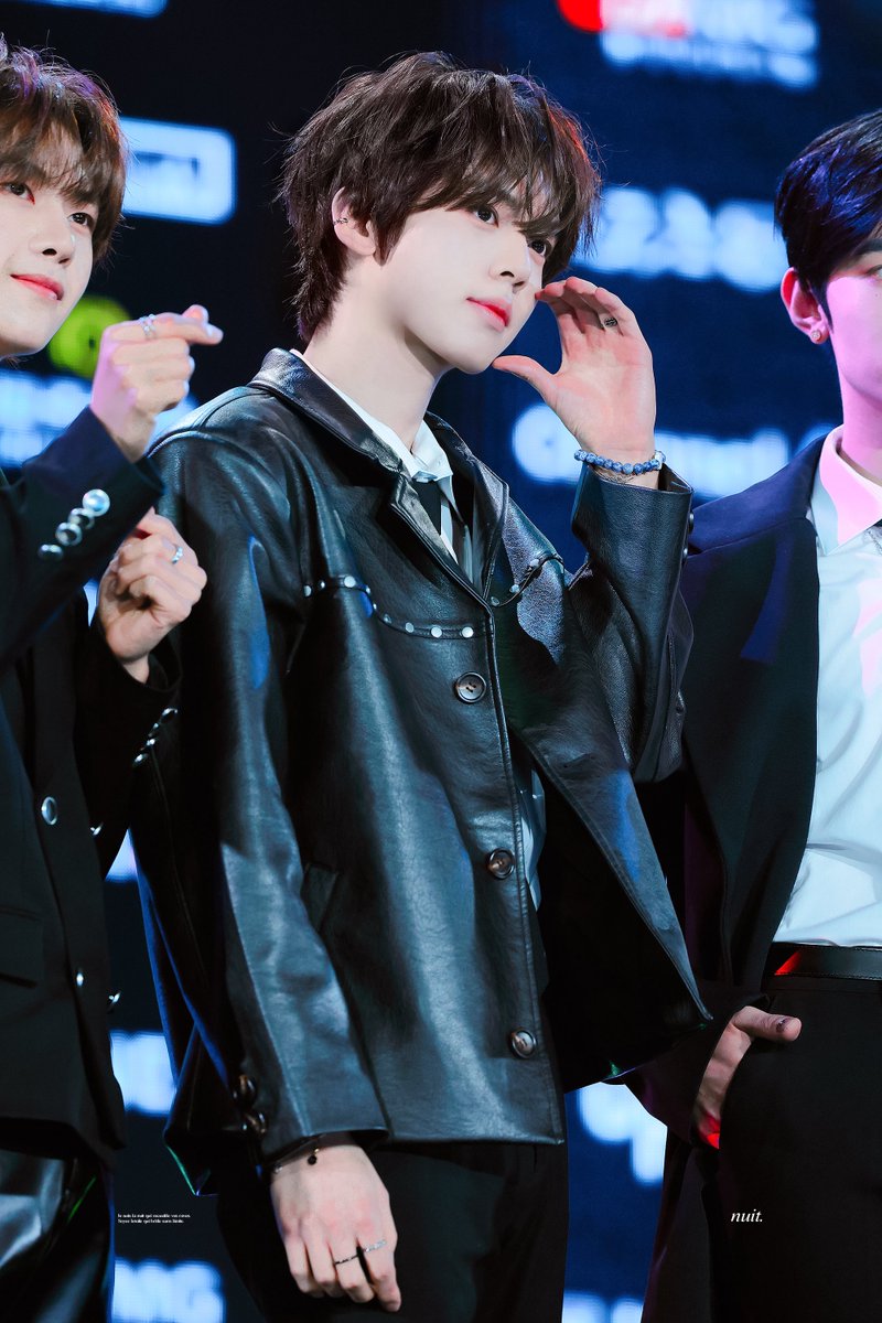 𝒏𝒖𝒊𝒕. tweet media