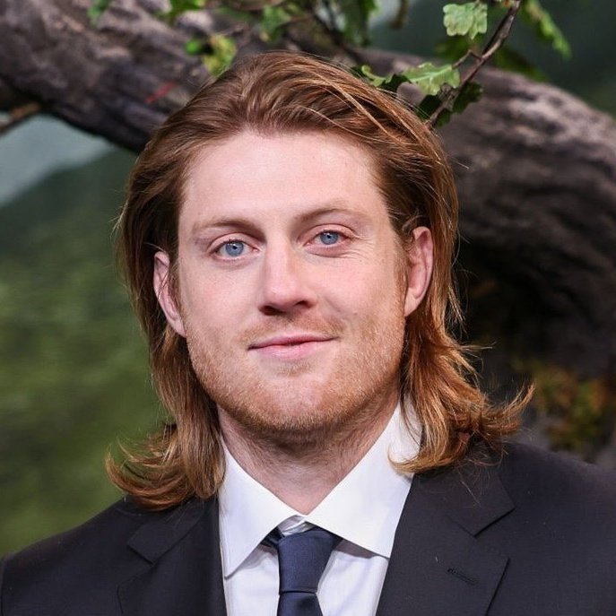 A segunda temporada de “O Cavaleiro dos Sete Reinos” promete finalmente apresentar Sor Duncan, o Alto com os cabelos longos, conforme descrito nos livros.

(via: Screen Rant)