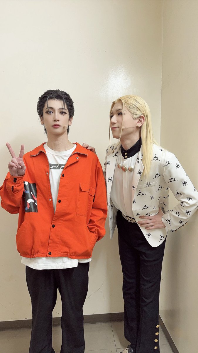 サンデーテラくん💛とふみやくん🧡

#カリスマ de ステージ🏠
昼公演ご来場ありがとうございました！
日々のご観劇、ペンライト、うちわありがとうございます🤝🏻
皆様と過ごせる時間、とっても楽しくて幸せです💭

夜もテラテラテラ〜💛💛
(かずし)
#カリdeステ