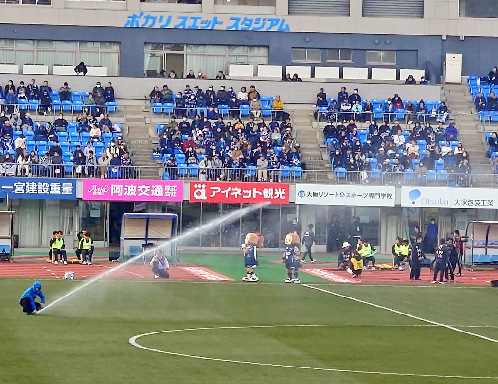 バクスタからの散水とたぬきさん