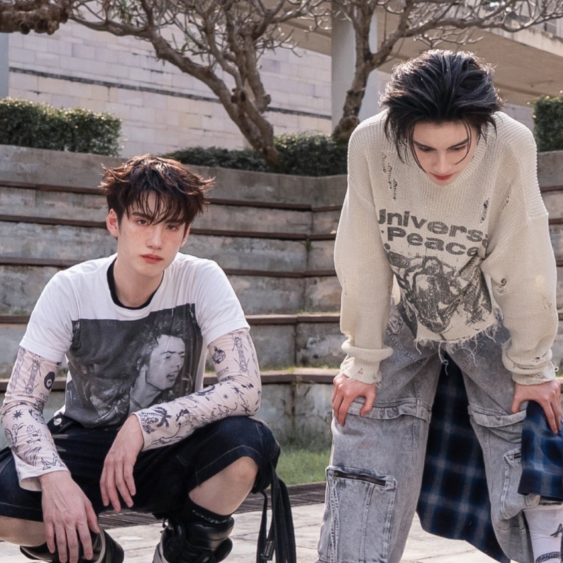 180 cm. แบบที่ก้มมาจิ๊ดนึง พี่ภูที่นั่งยองๆ ก็จะสูงเท่าตุวยัยเอเอแล้วอะ จิ๋วทิ่สุด เวลาอยู่ข้างๆ พี่ภู ไหล่ก็นิดเดียว เร้กมากอ้วม 🐱🤏🏻🐶🩷🩵✨️🥺🎀