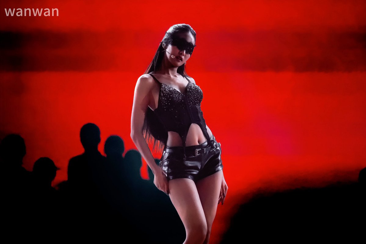 อื้อหือมินนี่บนสเตจ x ภาพนิ่ง เดอะเบสสส