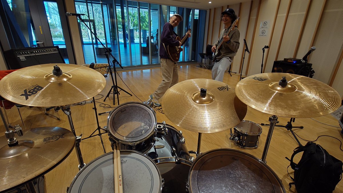 ミルハスで練習。
暖かくて賑わってますね。