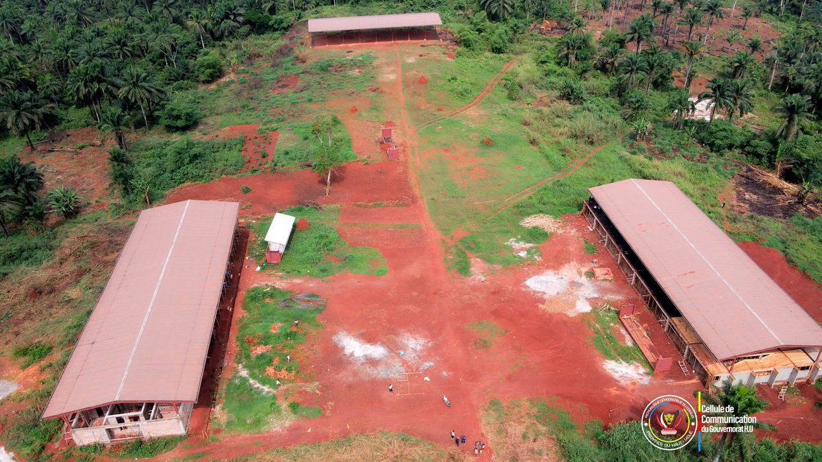 fredtshiyoyo's tweet photo. L’avenir s’écrit à Wamba ! 🎓🏗️
Lancement de la construction de l’Université de WAMBA (UNIWA), financée sur fonds propres par le Gouvernement Provincial du Haut-Uele.
Un pas de géant pour l’éducation et le développement de la province ! 💪📚
#UNIWA #Wamba #HautUele #Education #Developpement #RDC #Investissement