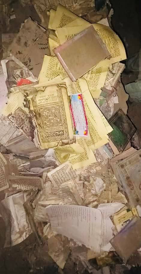 د تور تور زوال
ان شآءالله

قهار رب بيا يو وړوکي فرعون ته د تباهۍ اراده کړې ده ددې مجــ ـاهد ولس په لاس به يي تباه کوي
دقرآن او د انسانيت د دښمنانو
داسې وحشت نه د معافۍ
نه دهېرولو اونه د زغملو دى
د امت په کچه اوسنى حالت مسلمانانو ته د وحشي جمهوريتو خلاف داتحاد اوجـ ـهادپېغام ورکوي