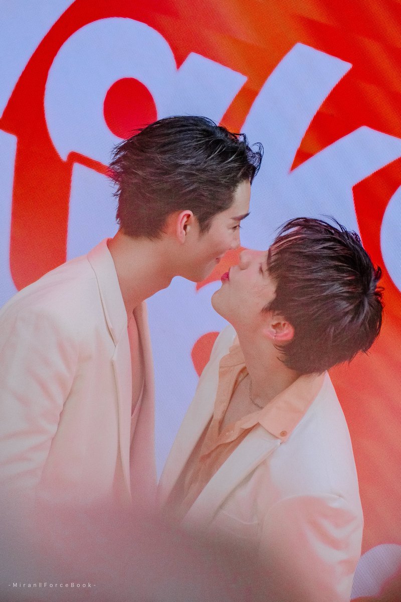 ใครแกล้งสาววายนะ ขอให้ 😉🤏🏻

FORCEBOOK WITH YVESROCHER
#YvesRocherxForcebook
#forcebook #ฟอสบุ๊ค