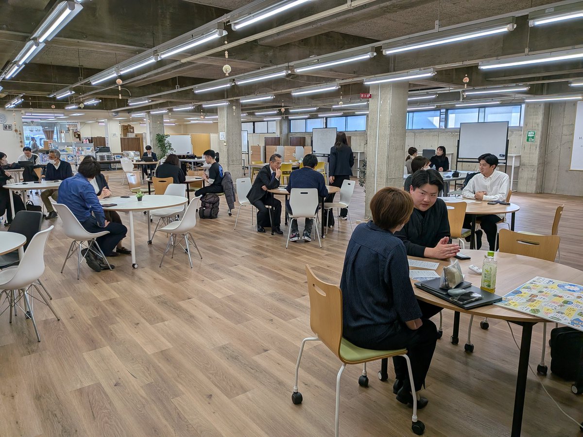 JOINX0811's tweet photo. 今日の #富士市 #交流会 は
久しぶりの日曜日開催😊
16名の方々が集まり交流が🍀
途中このみ会の発表もあり
アイスと試食や紙紐、すごろく
楽しんでくれていました🙋✨
#JOINX #WORX富士 https://t.co/PifC7cuvRm