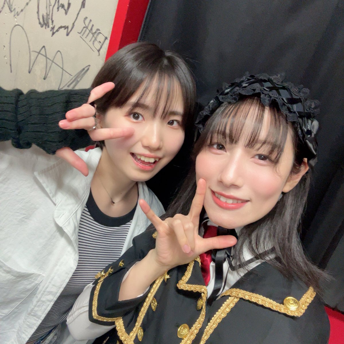 miho_1temple's tweet photo. #ROBOLUTION 2 ありがと〜ございました❣️超楽しかった🥹✨
楽屋でも濃ゆいロボットトークと完璧なコールで盛り上げてくださる優しい先輩方の胸をお借りして、のびのび歌わせていただきました🎤✨みんなの顔もよく見えたよありがと〜😭🫶🏻
近藤さん、草刈さんとお写真撮っていただきました🥰 https://t.co/PW2auXoNr1