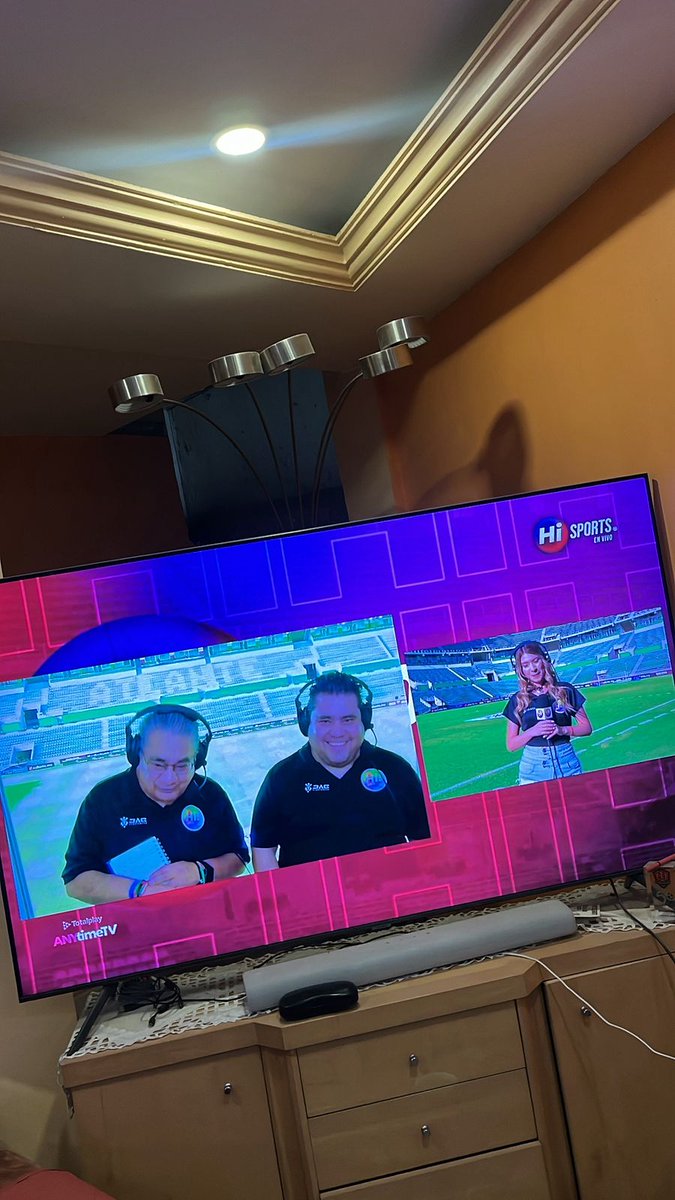 Hoy nos tocó trabajar en el partido de <a href="/LigaMXExpansion/">Liga BBVA Expansión MX</a> en el partido del <a href="/Atlante/">Atlante FC 🐎⚽️</a> vs <a href="/AlebrijesOaxaca/">Alebrijes Oaxaca</a> por la señal de <a href="/HiSportsTV/">Hi! Sports TV</a> con <a href="/raulsarmiento/">Raul Sarmiento</a> , <a href="/karlaaibeth1/">karlaaibeth</a> y un servidor <a href="/OSCARSAR85/">OSCAR SARMIENTO</a>