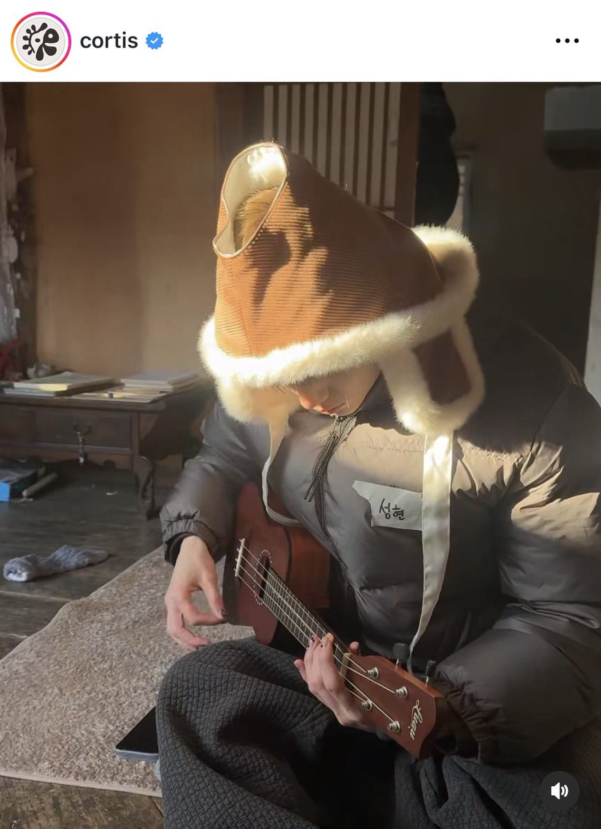 try13more's tweet image. 진짜 하루죙일 우쿨렐렐만 치셧네 그니까 기타리스트로 소개하지