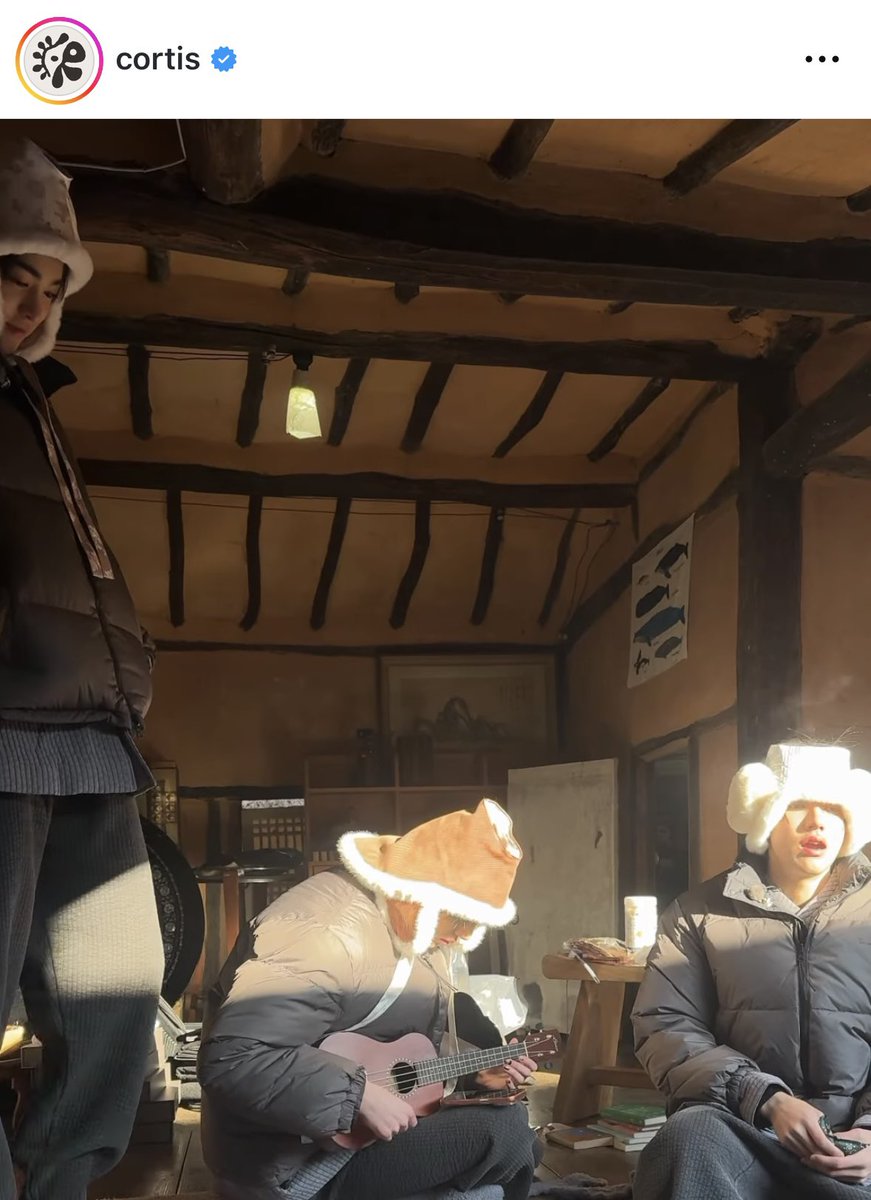 try13more's tweet image. 진짜 하루죙일 우쿨렐렐만 치셧네 그니까 기타리스트로 소개하지