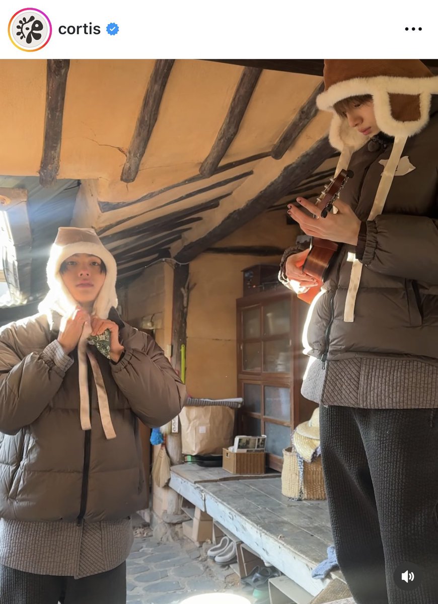 try13more's tweet image. 진짜 하루죙일 우쿨렐렐만 치셧네 그니까 기타리스트로 소개하지