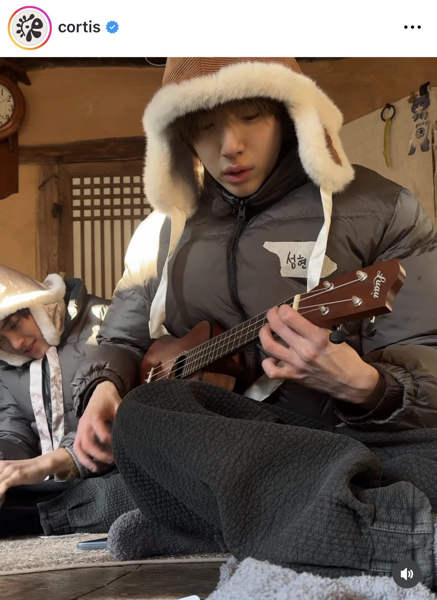 try13more's tweet image. 진짜 하루죙일 우쿨렐렐만 치셧네 그니까 기타리스트로 소개하지