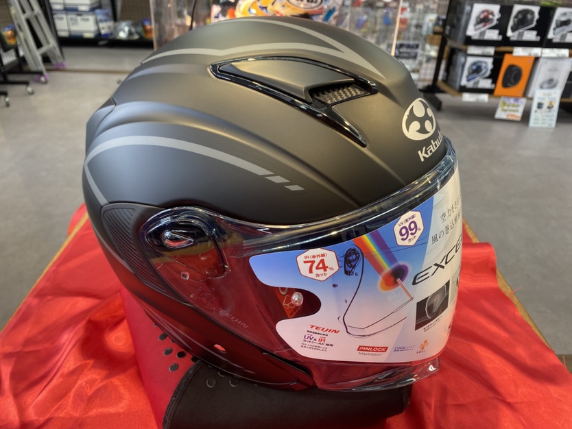 naps_tokai's tweet image. #ナップス名古屋南店 です!

特徴的なエアロシールドを装着した #Kabuto の #EXCEED2
新色の「SPRIA（スプリア）」が発売開始！
シャープなラインワークが特徴のグラフィックモデルとなっています。
3色のうち、ブラックの2色はどちらも人気の #マットカラー です！
ぜひ店頭で実物をご確認ください！