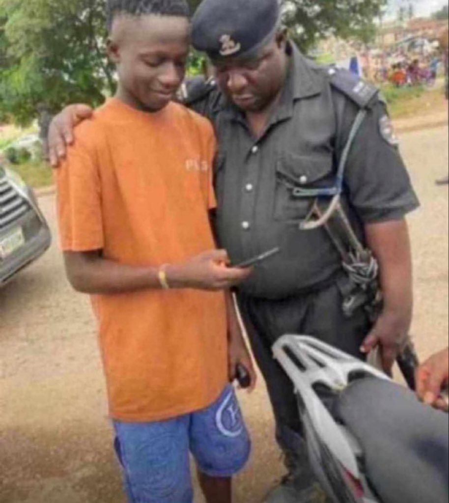 Police is your friend 🫵🫵