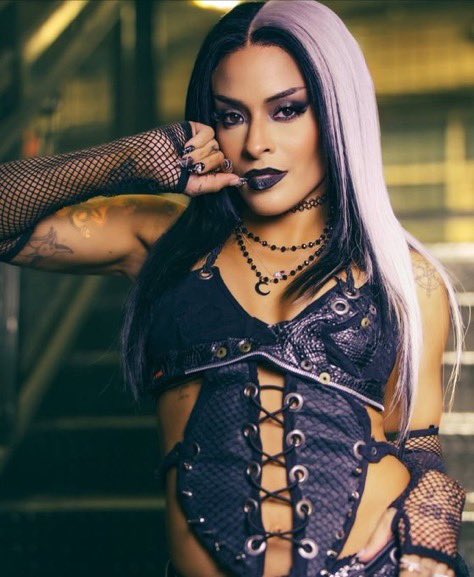 ✧. ┊ ⁭ 𝒀𝒐𝒖𝒓𝒔 𝒕𝒓𝒖𝒍𝒚, 𝑸𝒖𝒆𝒆𝒏 𝒁. tweet media