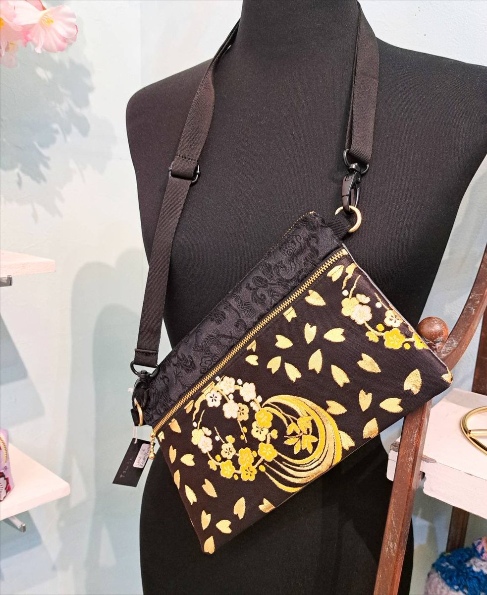 🌸本日のおすすめ🌸

桜のブローチ🌸·°
3960円

桜歯車簪🌸·°
5500円

桜の三毛猫キーケース🌸·°
5500円

黄金桜のサコッシュ🌸·°
5280円

#桜フェスF