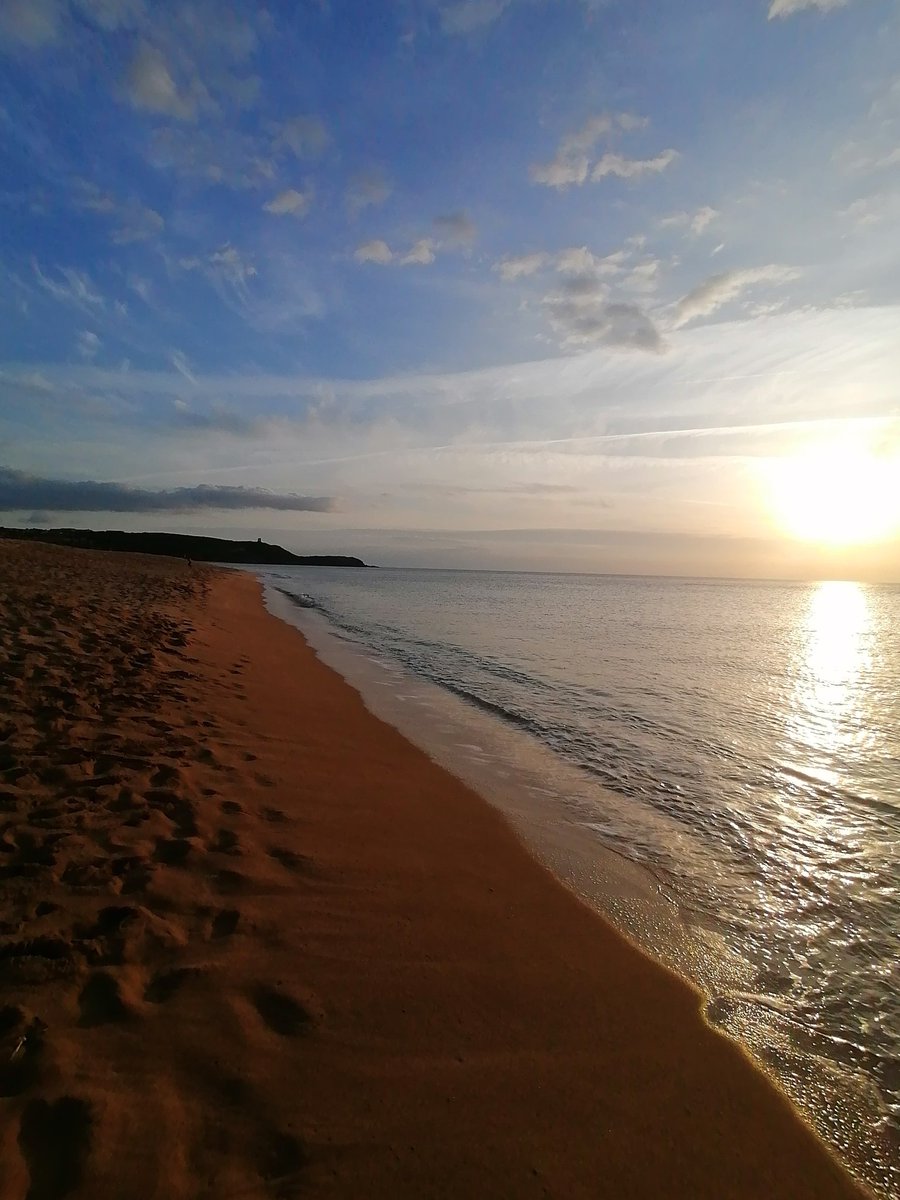 Angela36321094's tweet image. ... Non conta quanti soldi ti fa fare il tuo lavoro.
Conta quanta vita ti lascia per goderti tutto il resto..... ❤️ 

RILEGGILO....

#buonadomenica...🦋
#mare 💙