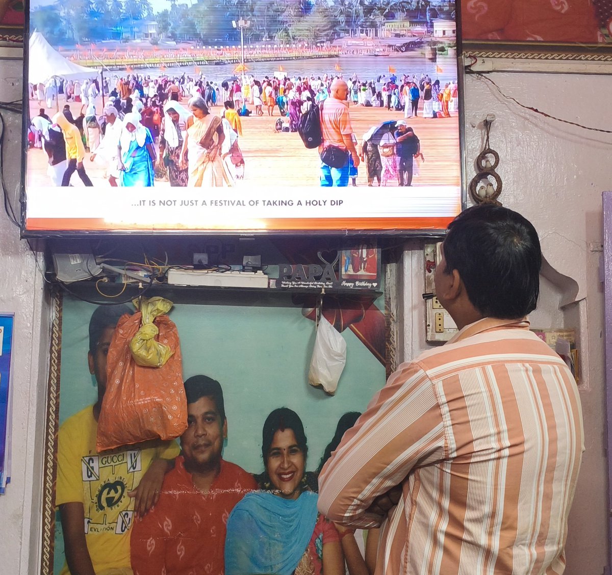 DipakKumarBJP's tweet photo. आज मैं दीपक कुमार चंद्रवंशी वार्ड न 16 बूथ ��� 282 अपने निवास स्थान अमर निवास मे देश के यशस्वी प्रधानमंत्री श्री नरेंद्र मोदीजी के *मन की बात* के 131 वें कार्यक्रम को अपने पुरे परिवार के साथ सुना  ! https://t.co/DAEo03wf8M
