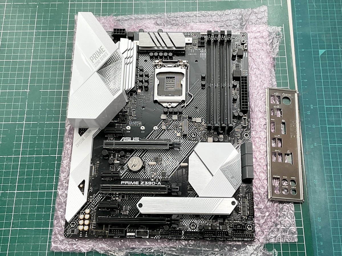 この御時世でWin11PC構築 Win11の最低線はZ390 Intel第8世代 ASUS