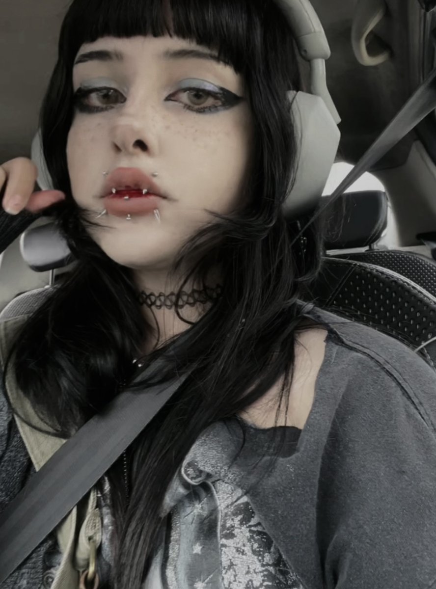 Aurora (@AuroraMoonlitX) / Posts / X