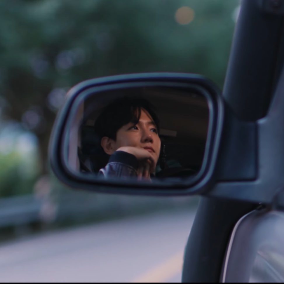 hourly baekhyun 🤍 tweet media