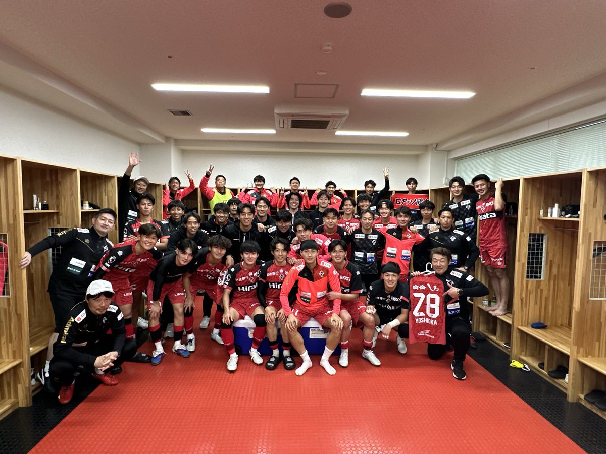 【2/22北九州戦】
ホームゲームを4-1勝利✌️
本日もたくさんの応援ありがとうございました！
今節の勝利の笑顔😊📸

#ロアッソ熊本
#やりきれだしきれつかみとれ