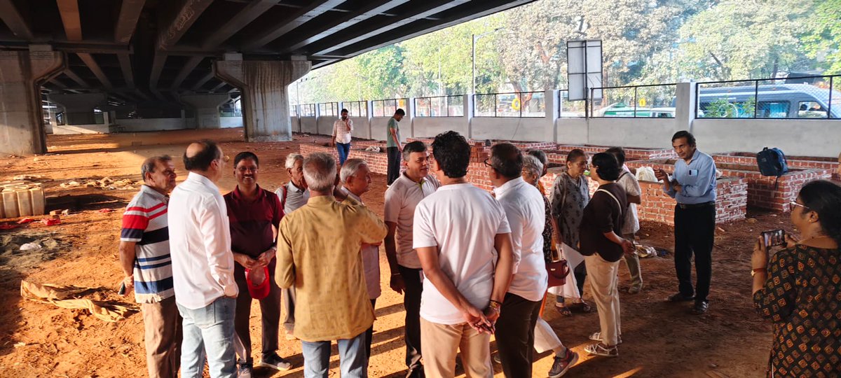 parag_alavani's tweet photo. पश्चिम द्रुतगती मार्गावरील उड्डाणपुलाखाली करण्यात येणाऱ्या शहरी शेती (Urban Farming) या उपक्रमाची पाठपुरावा बैठक आज पार पडली. याप्रसंगी नगरसेवक मिलिंद शिंदे व संबंधित पदाधिकारी उपस्थित होते.

#UrbanFarming #शहरीशेती #पश्चिमद्रुतगतीमार्ग
#विलेपार्ले #Ward85 #GreenInitiative
#HaritMumbai #LocalDevelopment  #EnvironmentalSustainability #BMC
#MumbaiDevelopment #CommunityProject