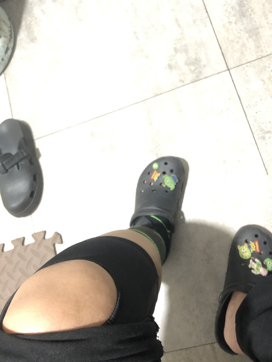 kerja dalam keadaan kudu make ginian biar ngereda nyeri.