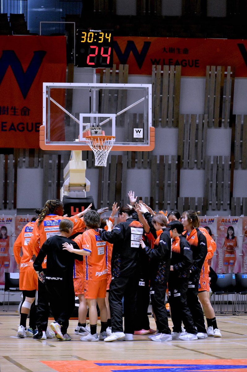 12K_mdr's tweet photo. 悔しい1年でしたが、最後までこのメンバーで戦うことができてよかったです。
どんな時も熱い応援を、温かい言葉を
ありがとうございました。

#新潟アルビレックスBBラビッツ
#ALLIN https://t.co/AX5Ei9Cbko